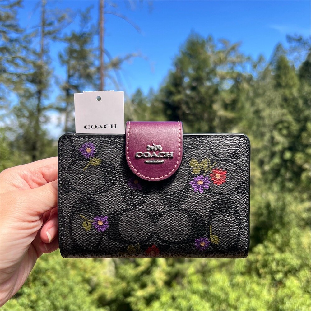 COACH Corner Zip Medium Wallet Signature Canvas Country Floral Print CM986 NWT